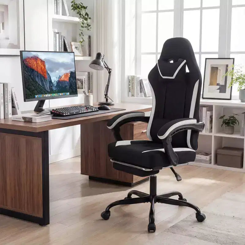 Gaming-Stuhl mit Kopfstütze, Lendenstütze, gekoppelten Armlehnen und verstellbarer Rückenlehne